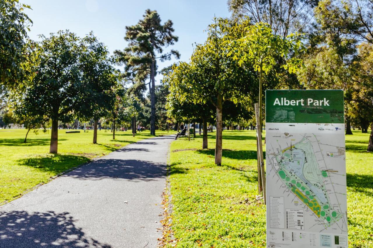 Spectacular Views Over Albert Park Melbourne Eksteriør billede